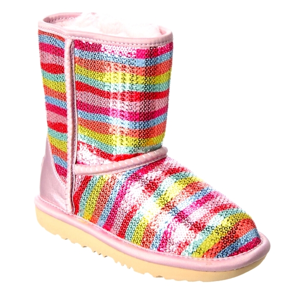 UGG Classic Short Kids Boots - Picture 2 of 12